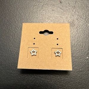 Star stud earrings